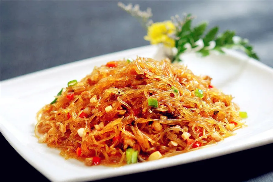 Sauteed Vermicelli with Minced Pork, 蚂蚁上树 (má yǐ shàng shù)