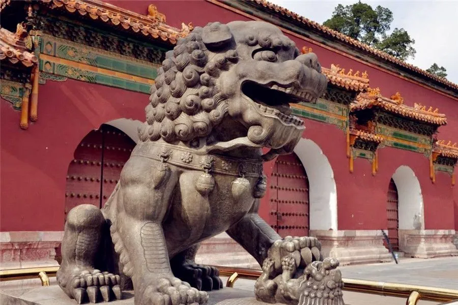 Animal-related Folk Arts - The Chinese Stone Lions