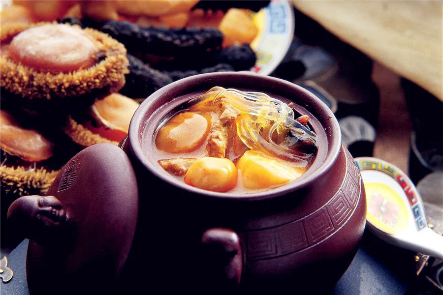 Steamed Abalone with Shark’s Fin and Fish Maw, 佛跳墙 (fó tiào qiáng)