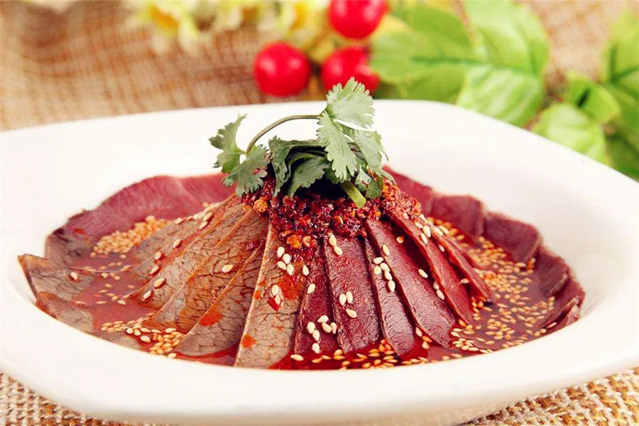 Sliced Beef and Ox Tongue in Chili Sauce, 夫妻肺片 (fū qī fèi piàn)