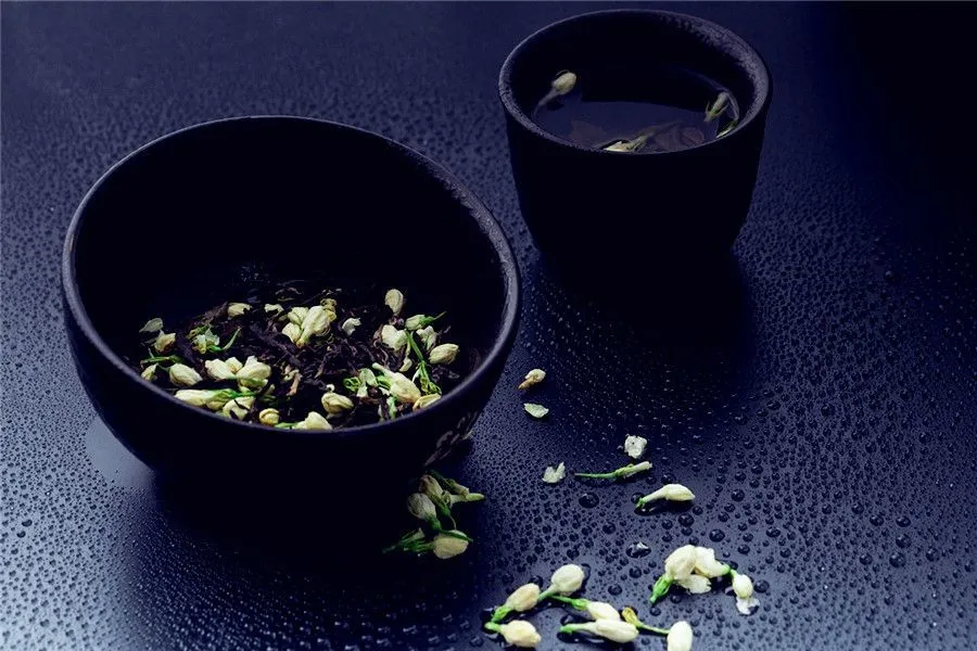 Jasmine Flower and Jasmine Tea -  The effect of Jasmine Tea