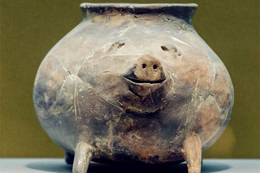 Pottery sculptures in primitive times - Pottery animal sculptures 