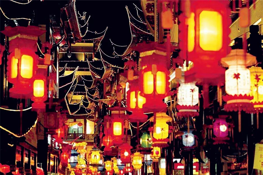 The Spring Festival folk - Playing