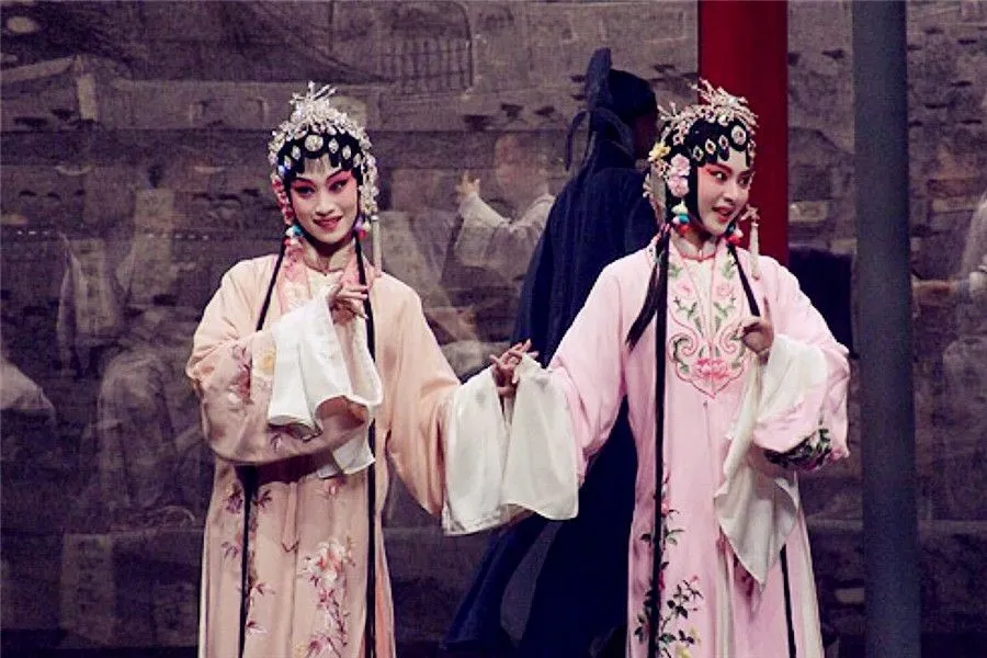 Peach Blossom Fan - Li Xiangjun (李香君) - Actress