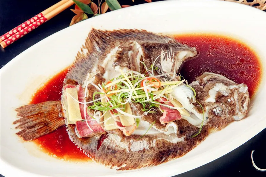 Famous Cantonese cuisine - Steamed fish
