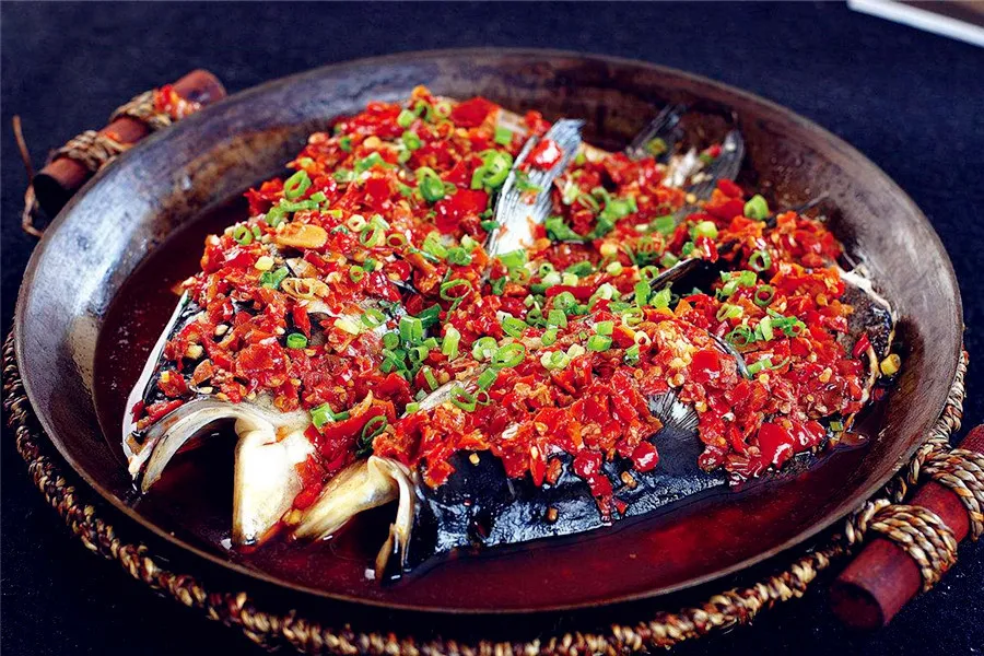 Jiangxi Cuisine  - Fish Head of Poyang Lake 鄱湖胖鱼头