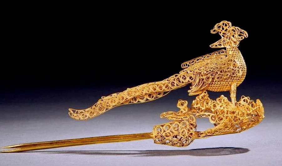 Chinese Dress and culture -  - About the “Head”