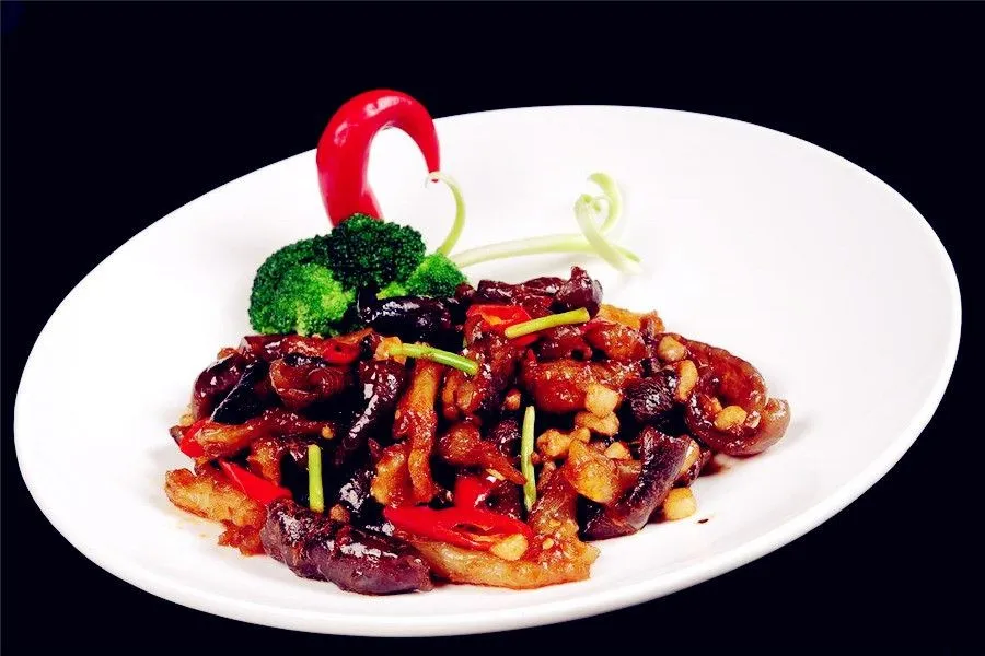 Braised Sea Cucumbers and Pork's Trotters