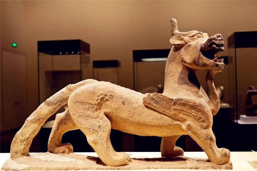 Carved stone animals in the Eastern Han Dynasty