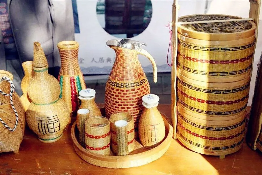 Chinese Local Specialties - Knitting Technology