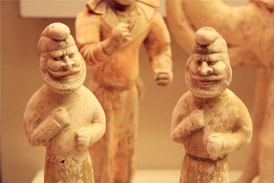 Emperor stone carvings in the Tang Dynasty