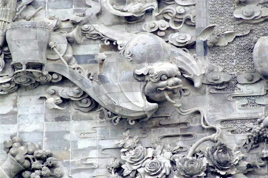 Folk architectural sculpture