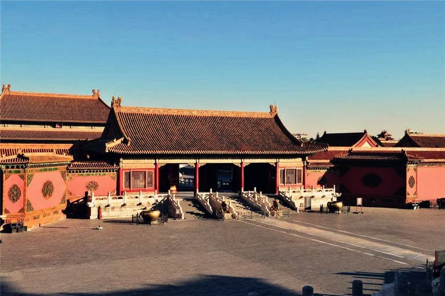Forbidden City - qianqing gate