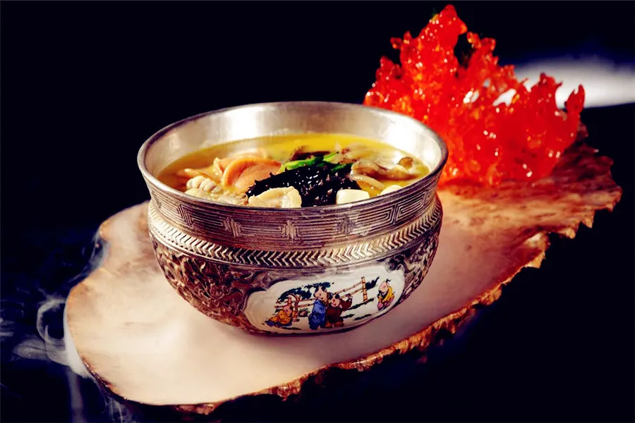Fujian Cuisine - Chicken Soup Quick-boiled with Sea Clams
