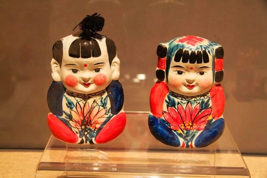 Hand-made figures based on traditional Chinese operas and Clay Figurine Zhang