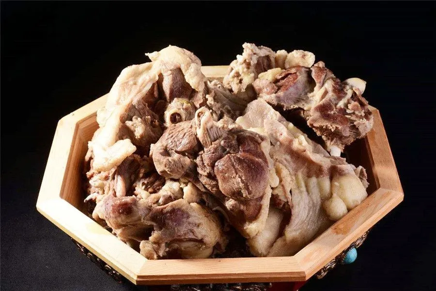 Inner Mongolian Cuisine - Mutton Eaten with Fingers