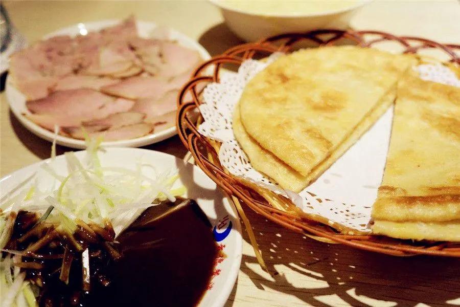 Li Liangui Cake Stuffed with Smoked Pork