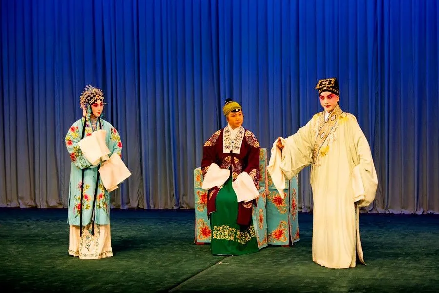 Living under people's roof - Injustice to Dou E