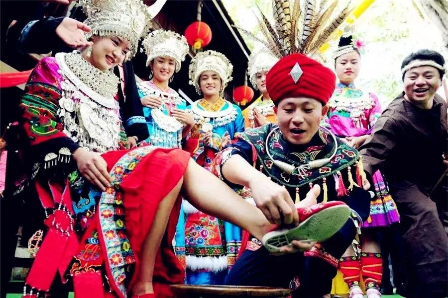 Miao People's Singing Folk Songs to Woo