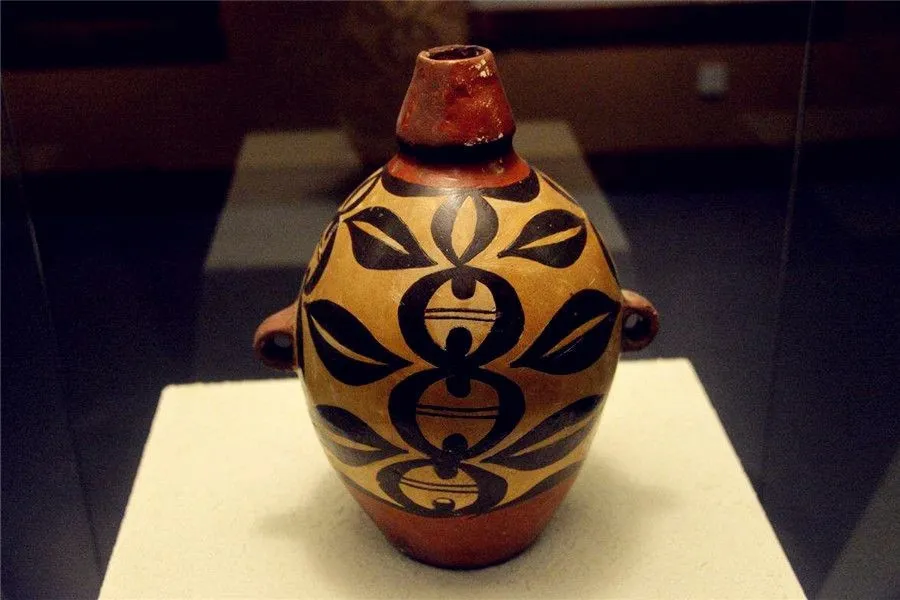 Pottery sculptures in primitive times