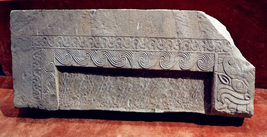 Qin tile carvings and Han eaves-tile ornaments