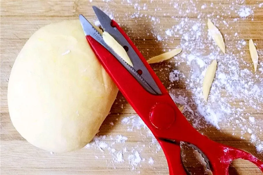 Shanxi wheaten food -  Scissors-made noodles  