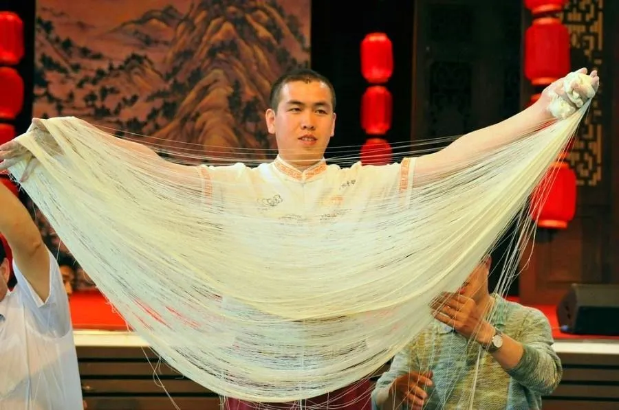 Shanxi wheaten food Hand-stretched noodles 3