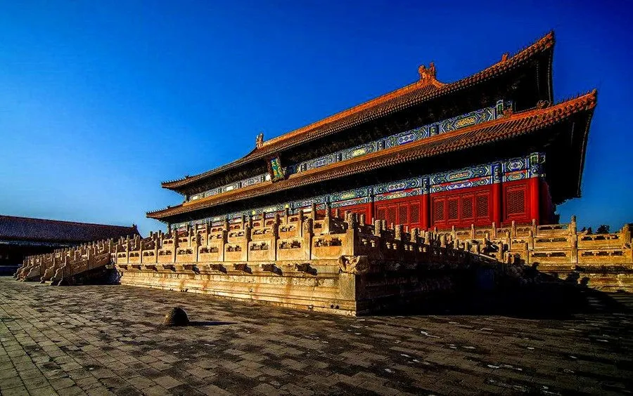 The Zhongzhou Road in Beijing+Hello+Symmetry or Asymmetry