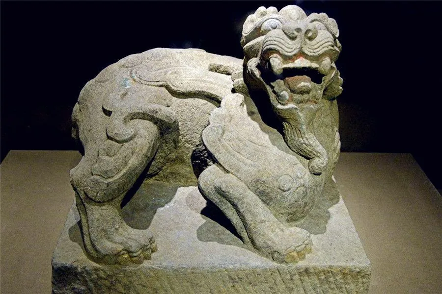 stone carvings - Artlessness behind handiness